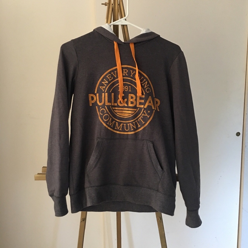 PULL AND BEAR HOODIE